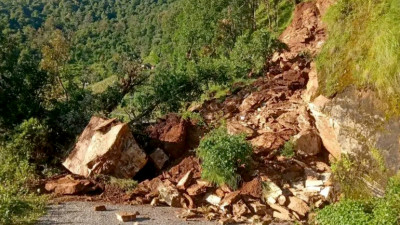  मनसुनजन्य विपदबाट देशका विभिन्न राजमार्ग अवरुद्ध 